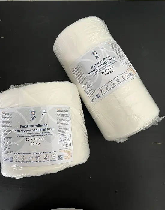 Nonwoven roll 30x40 cm, 100 pcs/roll
